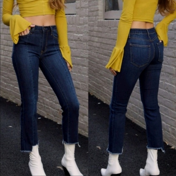 Cropped Raw Hem Jeans - Picture 3 of 3